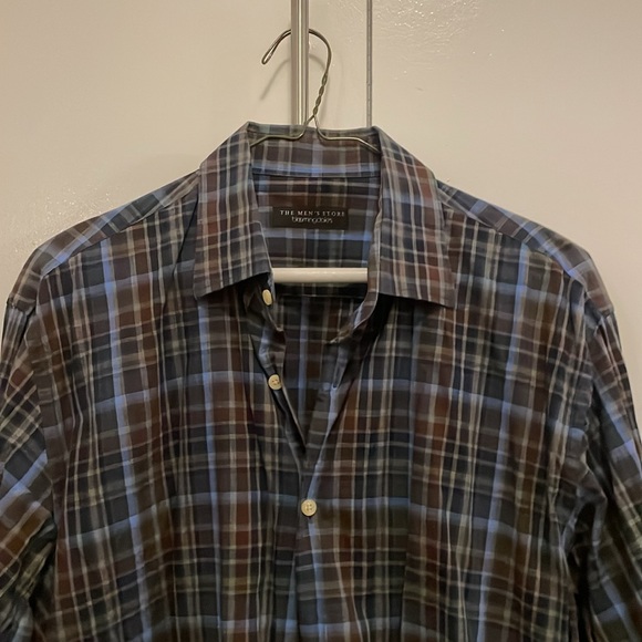 [Bloomingdales Mens store] dark checkered shirt - Picture 2 of 4